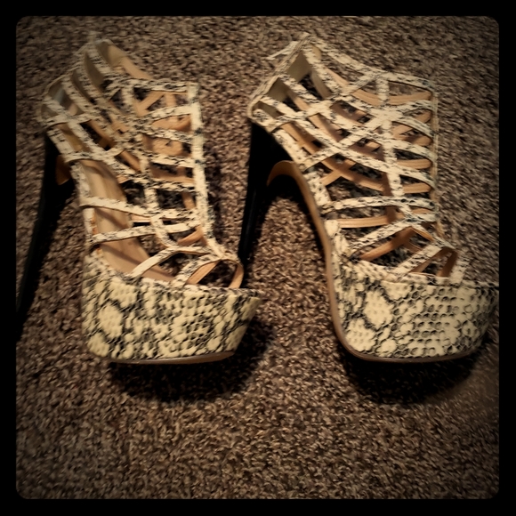 Shoes - Picture 1 of 1